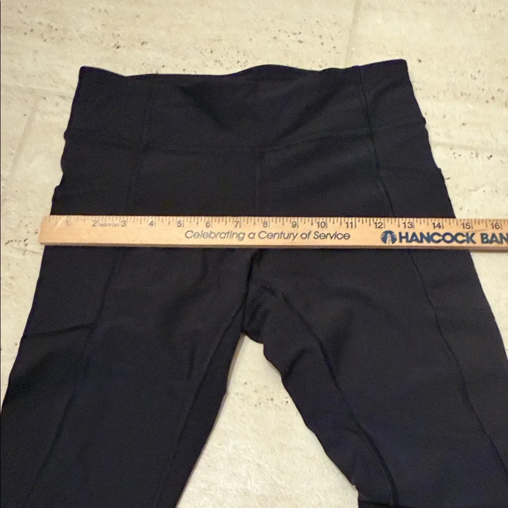 Lululemon 23” Women’s Tight Stuff leggings Size 6 Reflective Scallop Hem black - Picture 11 of 16